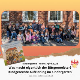 Kinder und Erwachsene im Kindergarten lächeln in die Kamera